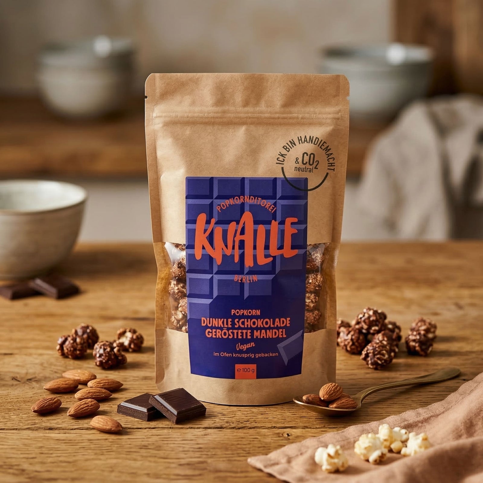 Knalle Popkorn dunkle Schokolade geröstete Mandeln VEGAN - Feinkost Schmitz